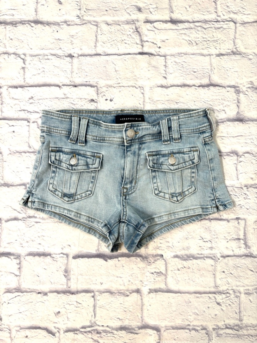 Aeropostale Vintage Low Rise Shorty Light Wash Blue Denim Jean Shorts Size 2